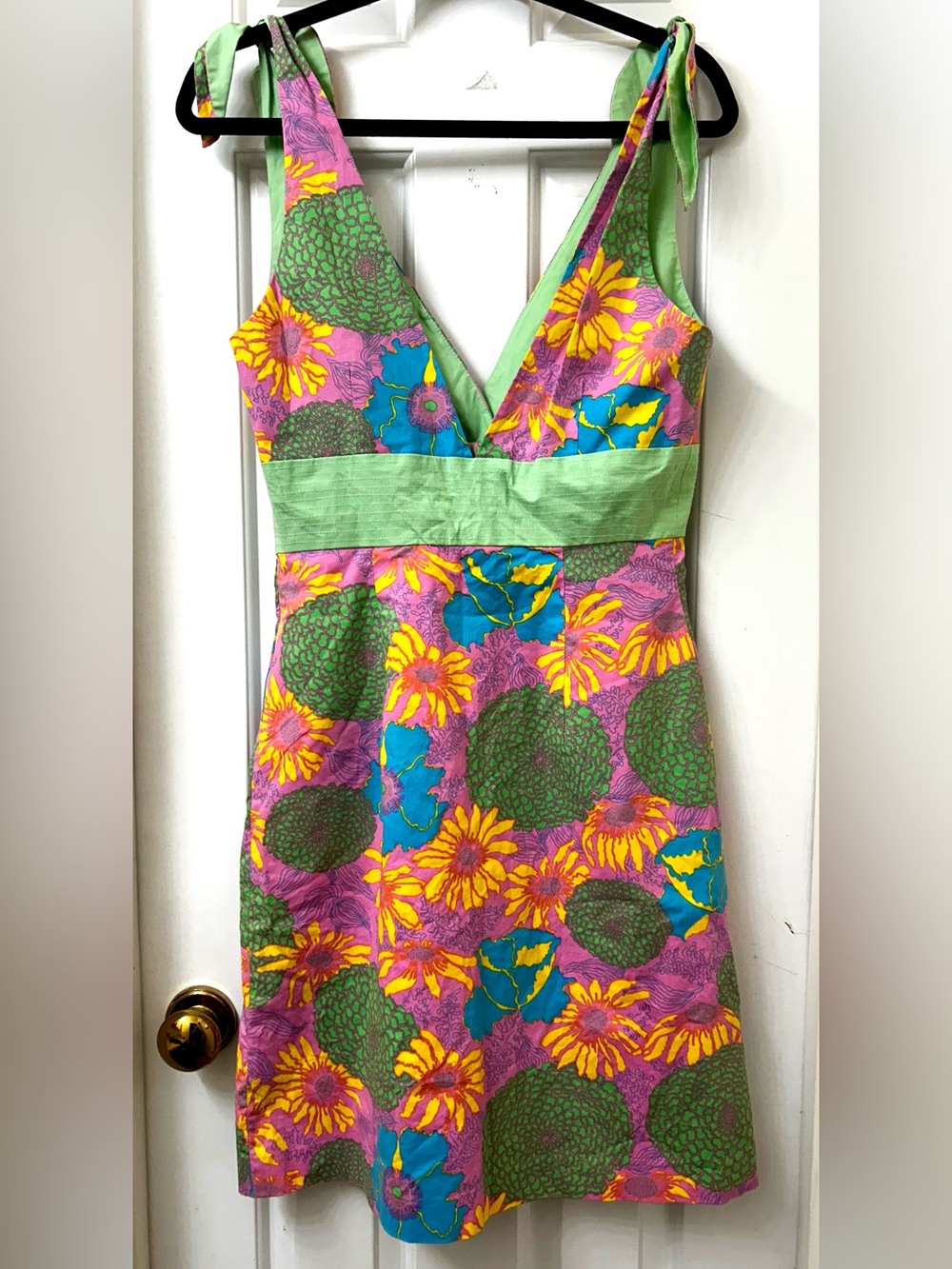 NWT CK Bradley Floral Knee Length  Dress Size 8 (Original Price $288.)